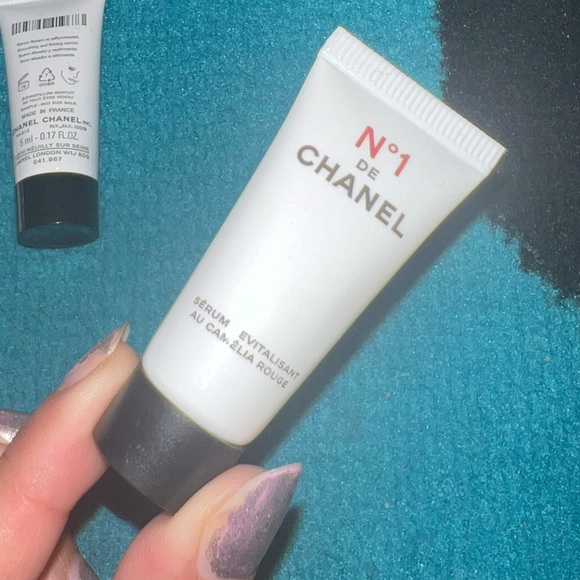 Chanel Skincare Mini 5 piece set - Picture 5 of 6